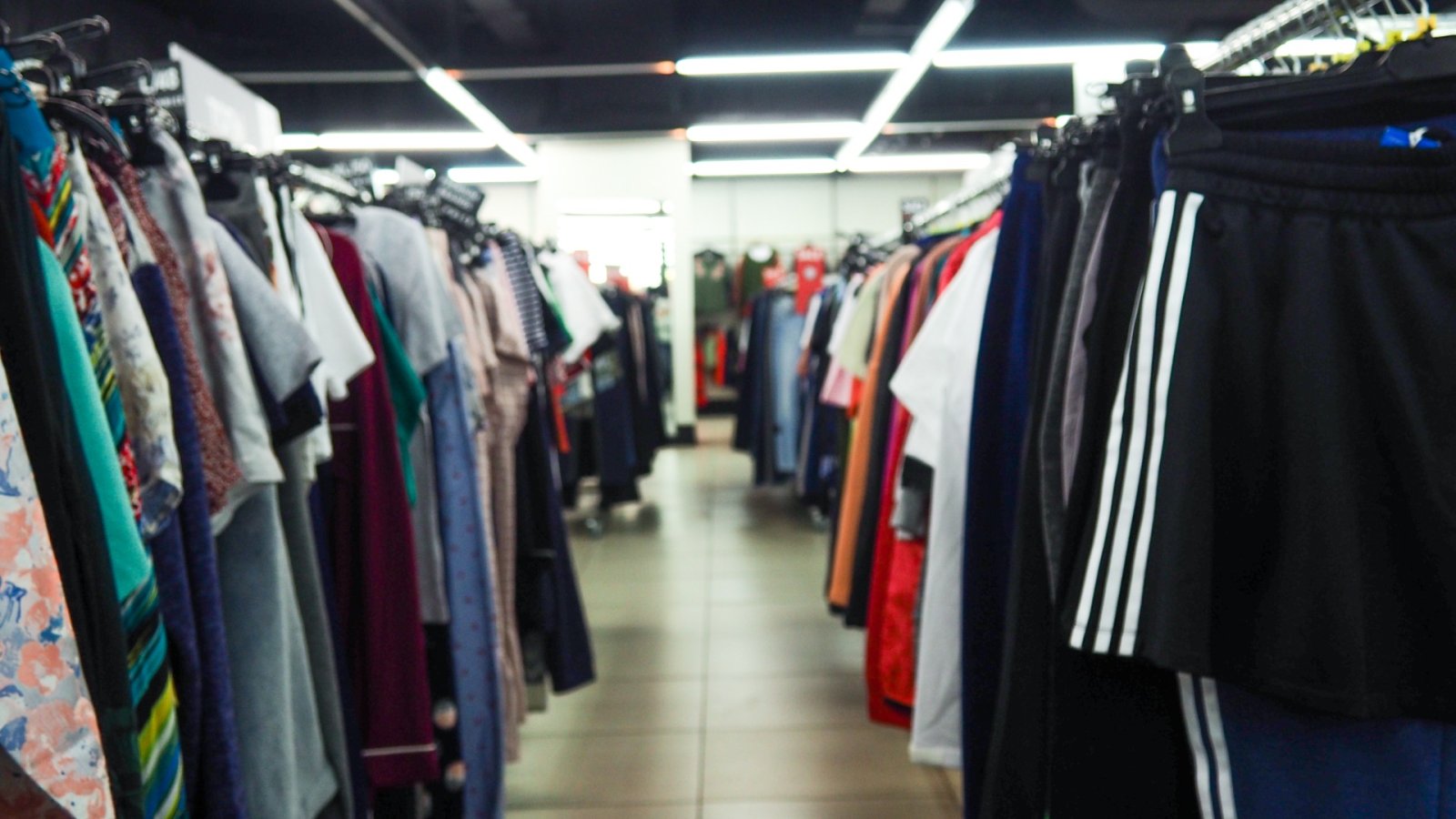 Tips for Thrifting: The Benefits of Buying Secondhand