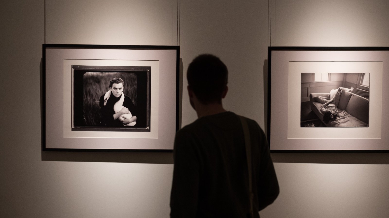 أنت تعرف بالفعل هذه الصور الشهيرة ، لكن ما قصتهم؟ أفضل أعمال آني ليبوفيتز