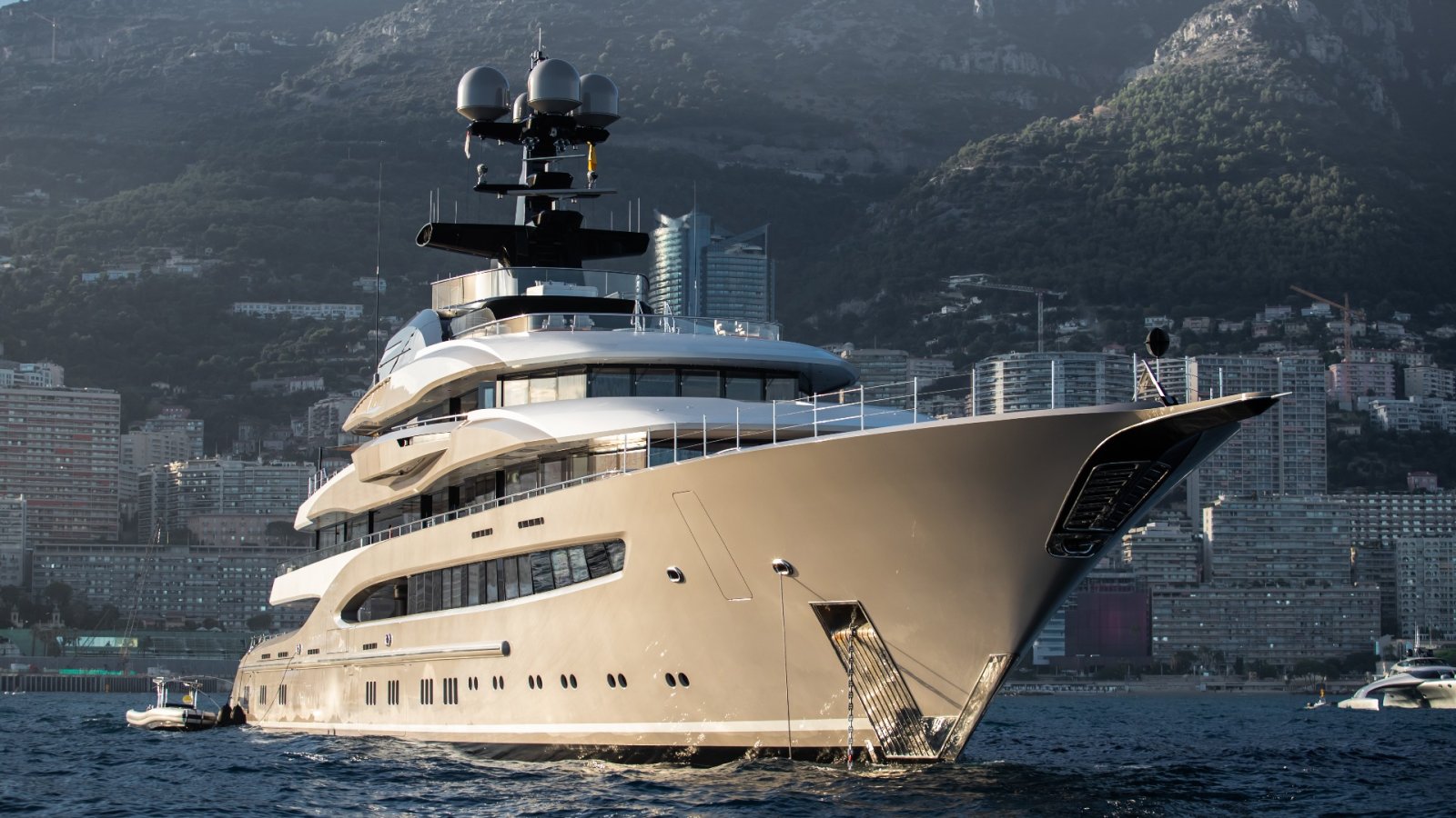 En luksuriøs seilopplevelse planlagt i 2025 - oppdag den nye Four Seasons Yacht