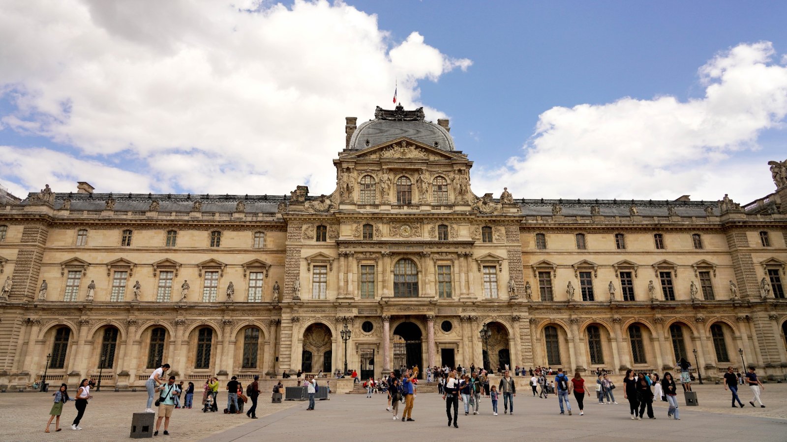 올 봄 파리를 방문한다면 루브르 박물관에서 볼 것: 걸작 5선