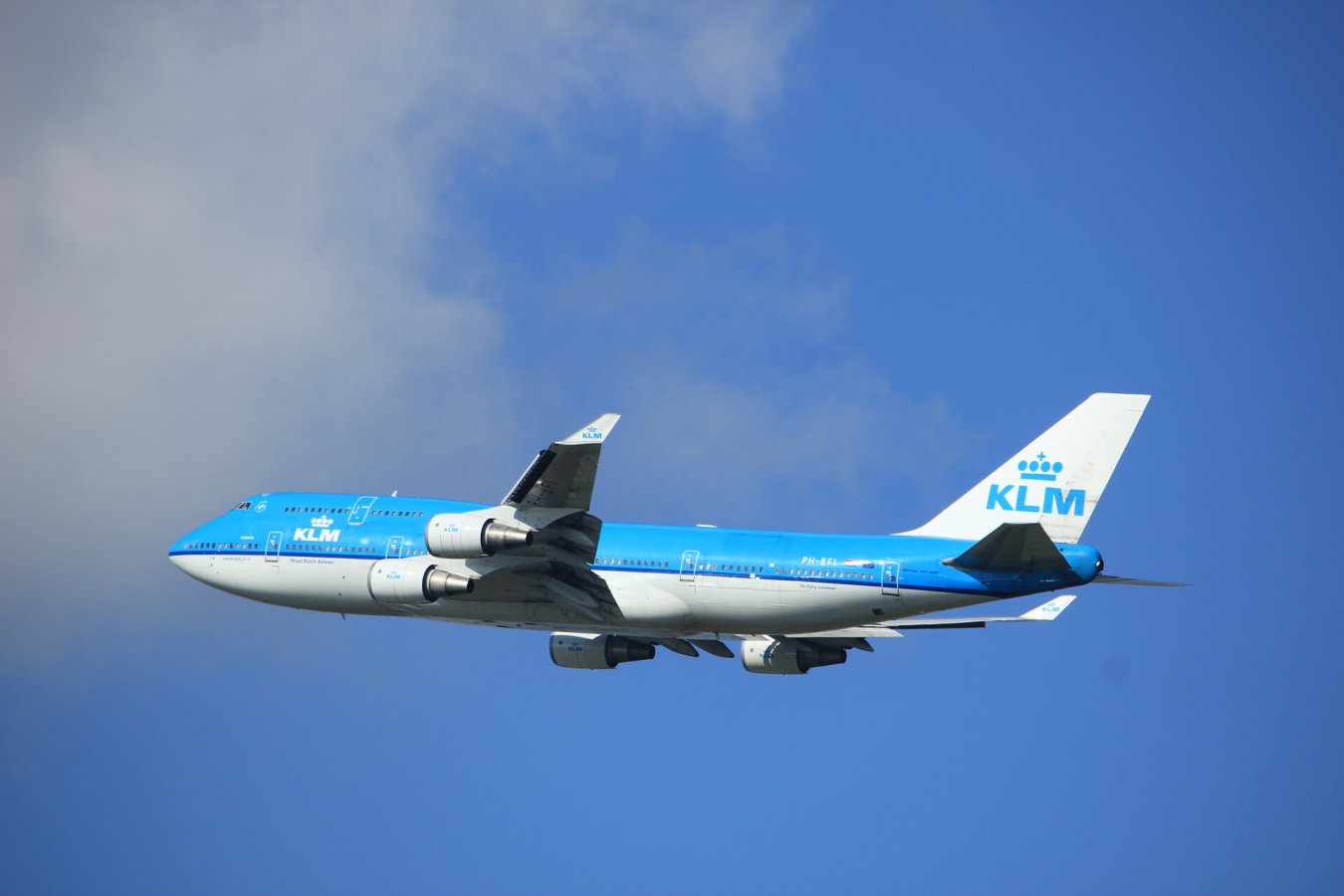 Compania aeriană olandeză KLM a dat în judecată pentru „greenwashing”