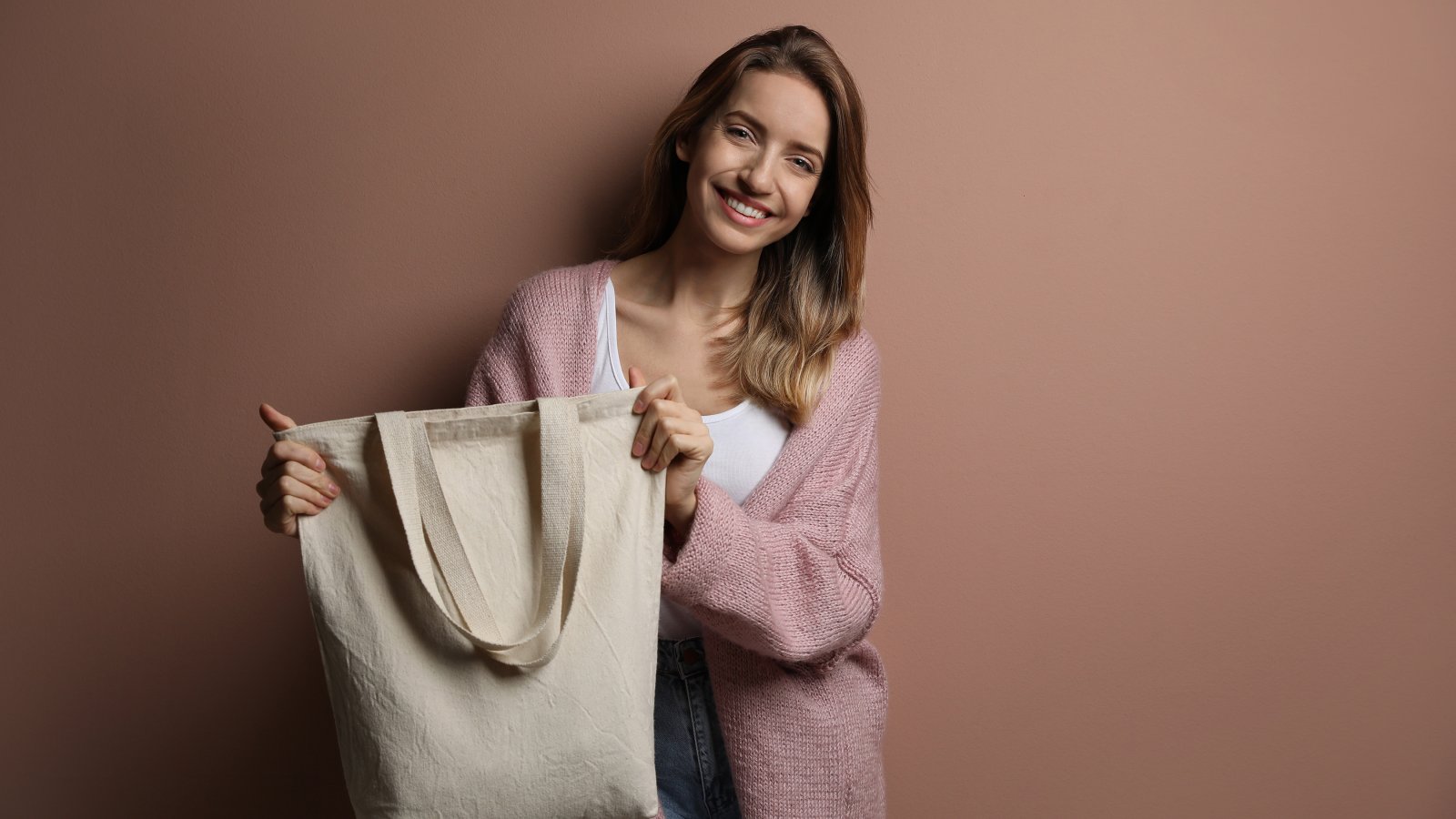 Poznaj wyrafinowane, stylowe płócienne torby, o których nie wiedziałeś, że ich potrzebujesz